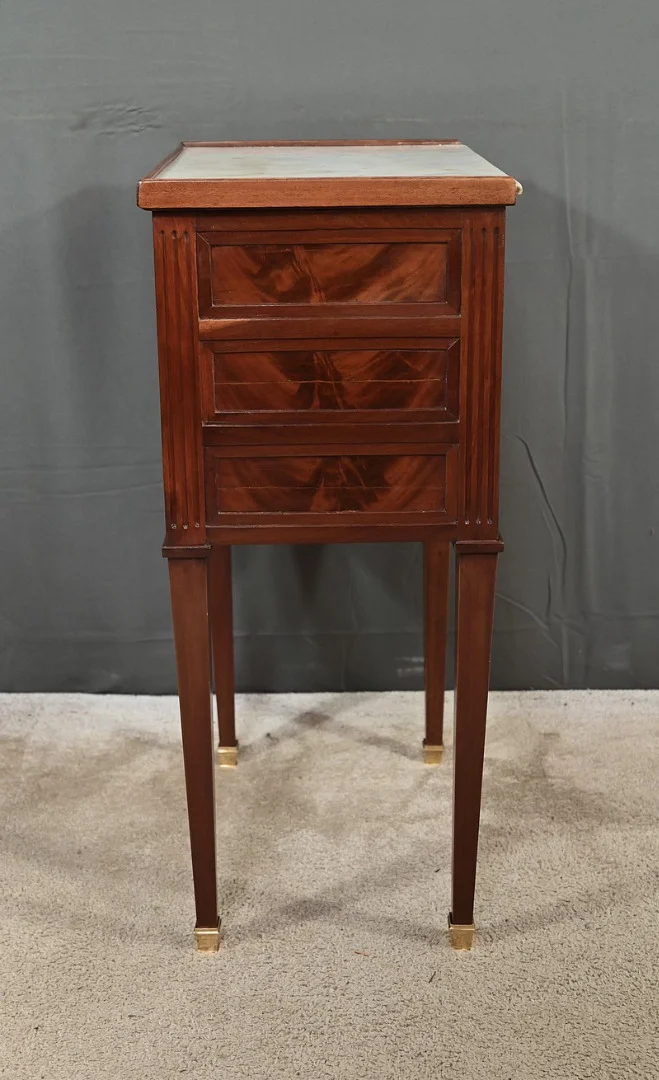 Petit Chiffonnier en Acajou, style Louis XVI – 2ème partie XIXe