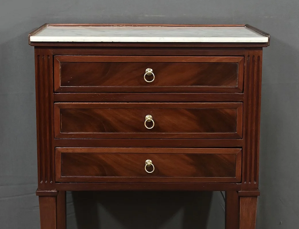 Petit Chiffonnier en Acajou, style Louis XVI – 2ème partie XIXe