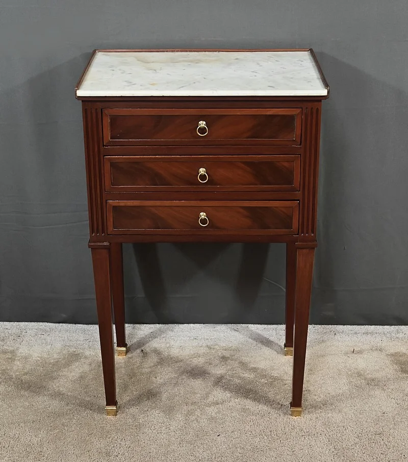 Petit Chiffonnier en Acajou, style Louis XVI – 2ème partie XIXe