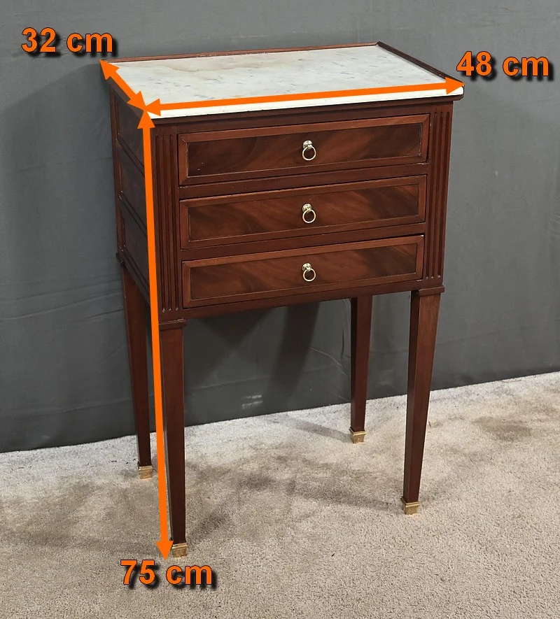 Petit Chiffonnier en Acajou, style Louis XVI – 2ème partie XIXe