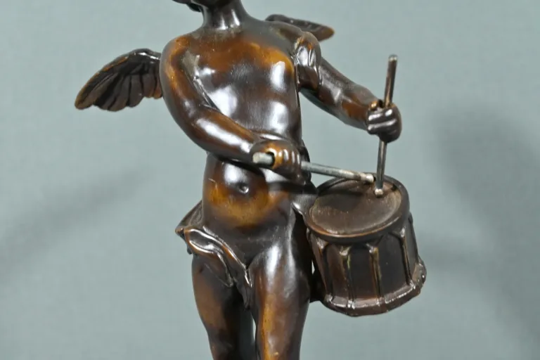 BRONZE-PUTTO signiert A. MOREAU