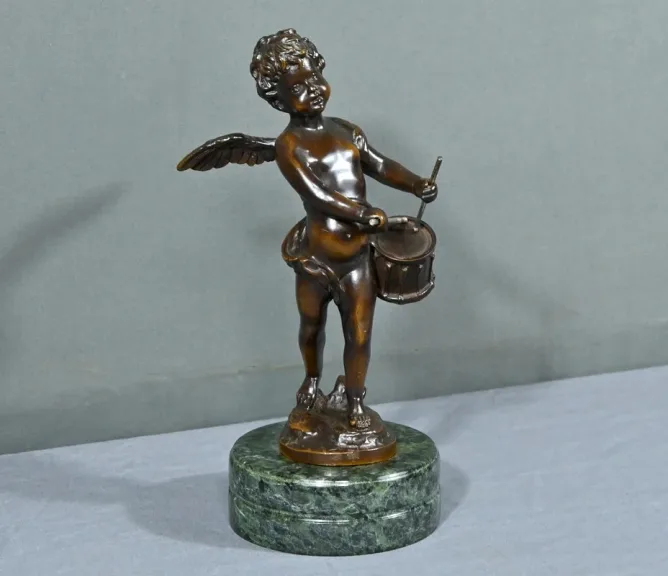 BRONZE-PUTTO signiert A. MOREAU