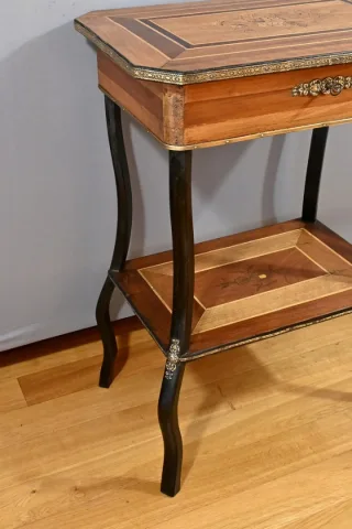Table Travailleuse en Marqueterie, style Napoléon III – Fin XIXe