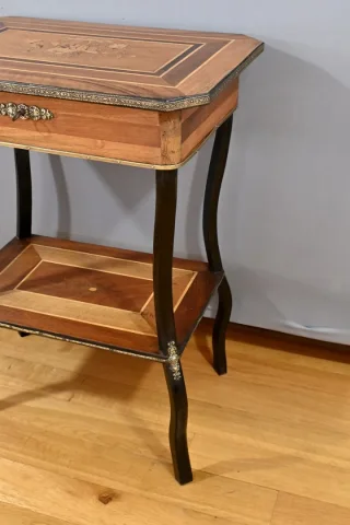 Table Travailleuse en Marqueterie, style Napoléon III – Fin XIXe