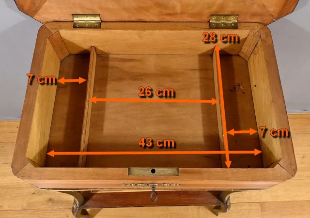 Table Travailleuse en Marqueterie, style Napoléon III – Fin XIXe