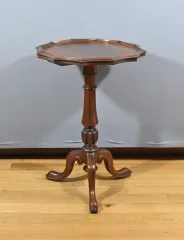 LOUIS PHILIPPE PERIOD DREIBEINTISCH