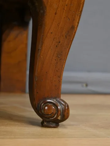 KAST MET LADEN gesigneerd A. MAILFERT