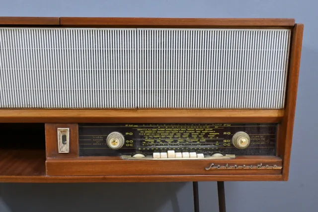 Meuble Radio Schneider en Acajou – Milieu XXe