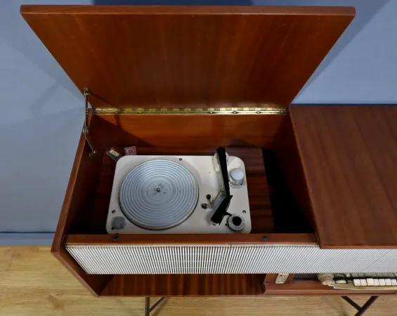 Meuble Radio Schneider en Acajou – Milieu XXe