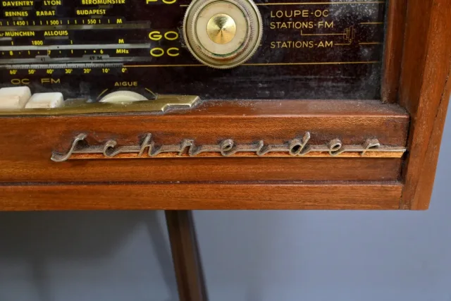 Meuble Radio Schneider en Acajou – Milieu XXe