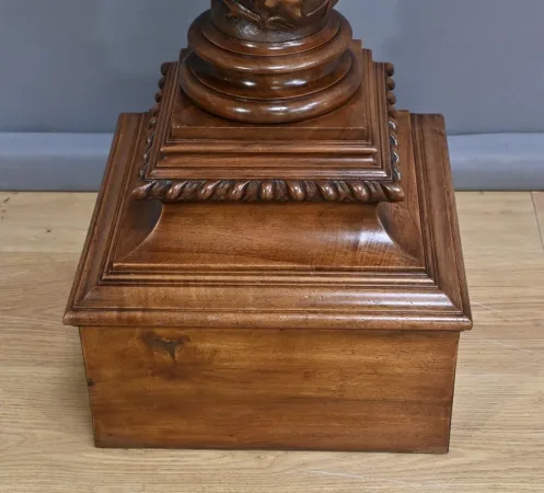 Importante Colonne Pivotante en Noyer massif – 1900