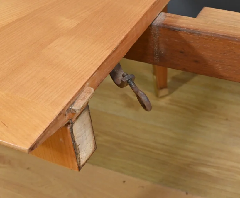 Table 4 à 10 Couverts en Merisier – 1950