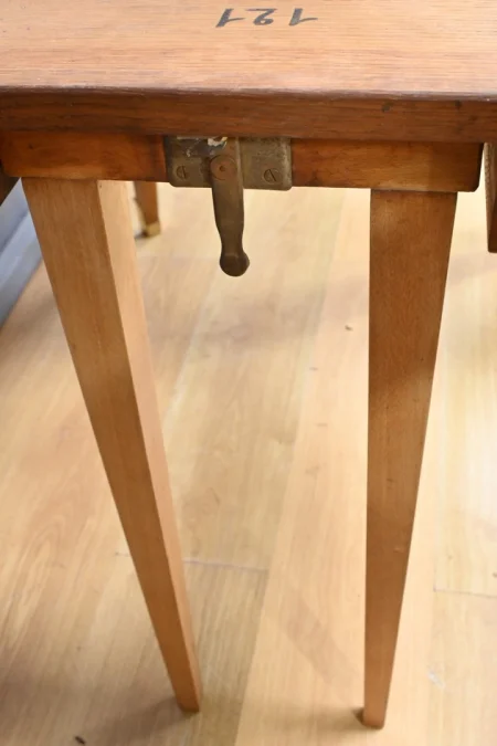 Table 4 à 10 Couverts en Merisier – 1950