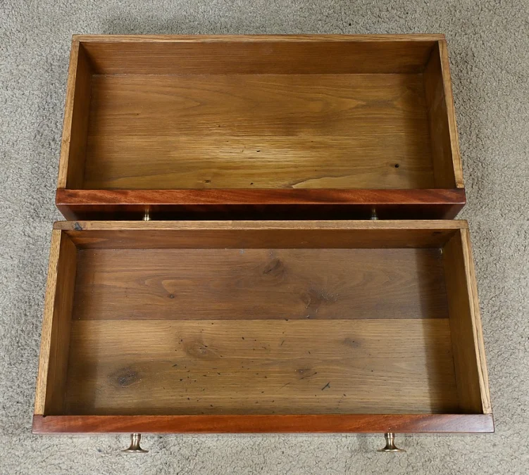 Petite Commode Chiffonnière en Acajou, style Empire – 1ère partie XXe