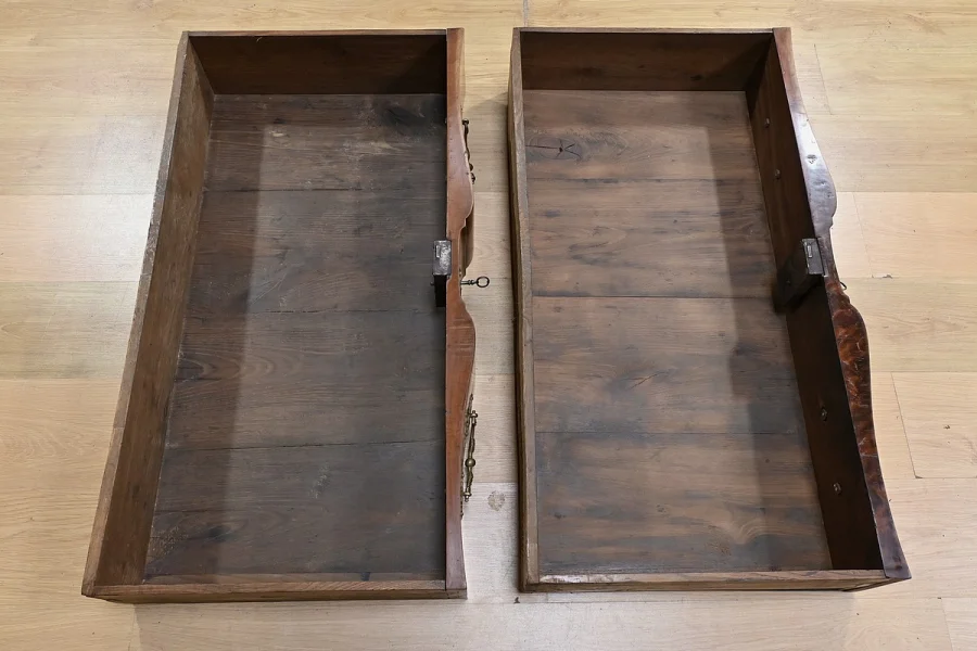 ルイ15世時代のチェスト