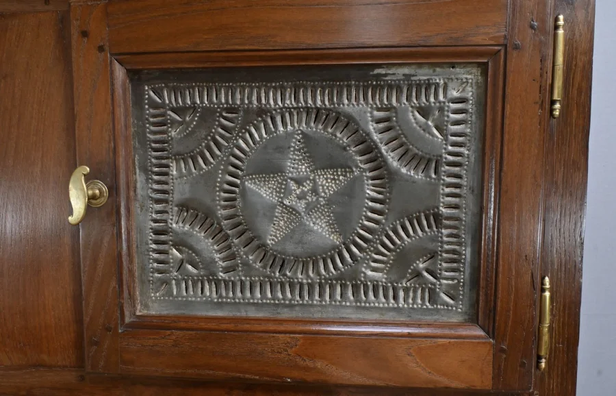 NORMAND DRESSER