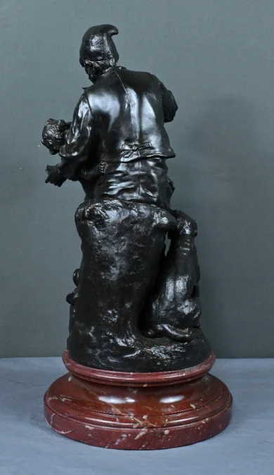 V. ROUSSEAU 的青铜雕塑