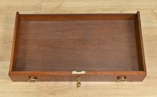 Petite Commode en Acajou Blond – Début XXe