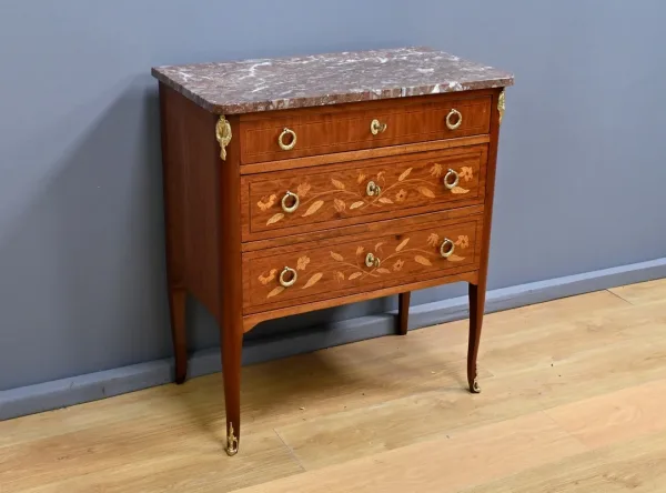 Petite Commode en Acajou Blond – Début XXe