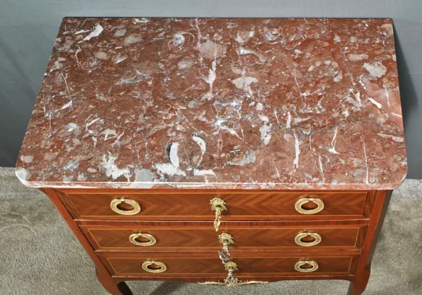 Petite Commode en Acajou – 1ère Partie XXe