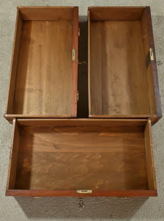 Petite Commode en Acajou – 1ère Partie XXe