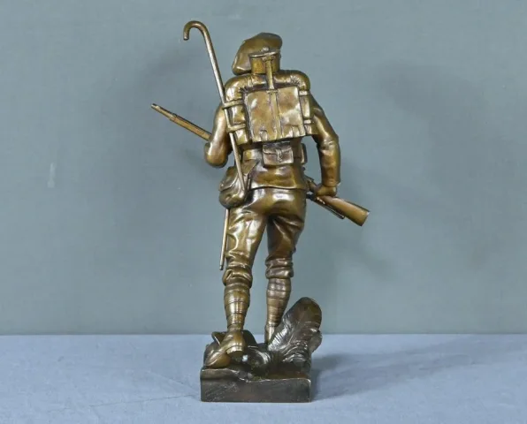 SOLDADO DE BRONCE firmado E. CARLIER