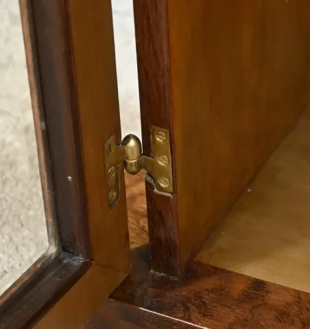 Petite Vitrine en Acajou Moucheté, Art Déco – Début XXe