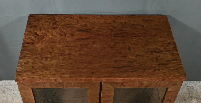 Petite Vitrine en Acajou Moucheté, Art Déco – Début XXe