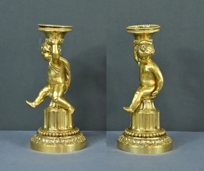 Paire de Bougeoirs en Bronze Doré, Louis XVI – Milieu XIXe