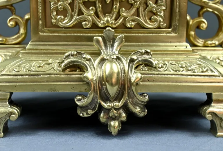 Pendule en Bronze Doré, style Louis XIV – Milieu XXe