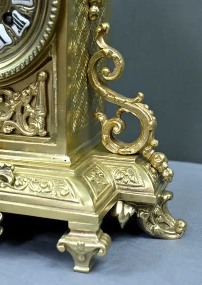 Pendule en Bronze Doré, style Louis XIV – Milieu XXe