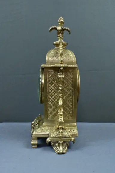 Pendule en Bronze Doré, style Louis XIV – Milieu XXe