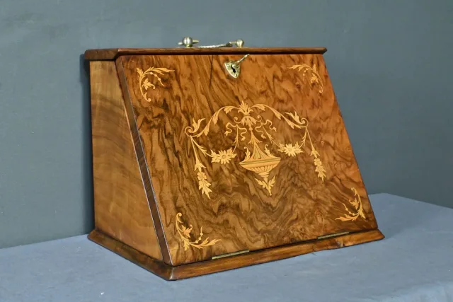 Coffret de Correspondance en Loupe de Noyer – Début XXe