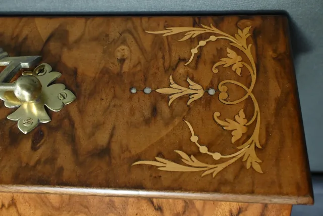 Coffret de Correspondance en Loupe de Noyer – Début XXe