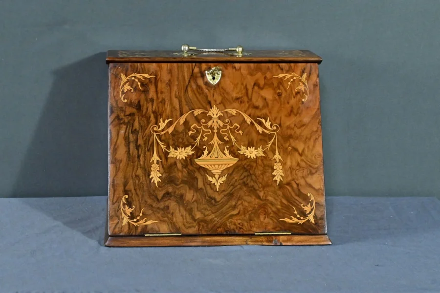 Coffret de Correspondance en Loupe de Noyer – Début XXe