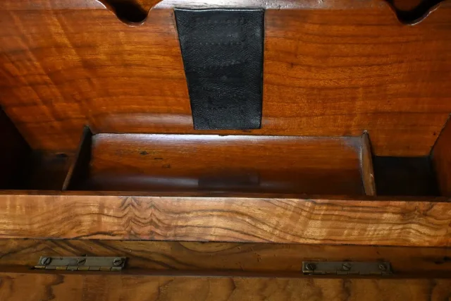 Coffret de Correspondance en Loupe de Noyer – Début XXe