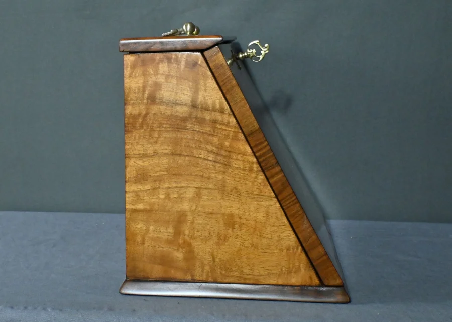 Coffret de Correspondance en Loupe de Noyer – Début XXe