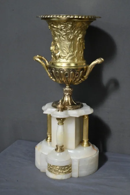 Garniture de Cheminée en Marbre et Bronze, « A L’Espérance », de H. Godchot – Fin XIXe