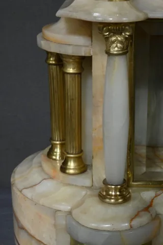 Garniture de Cheminée en Marbre et Bronze, « A L’Espérance », de H. Godchot – Fin XIXe