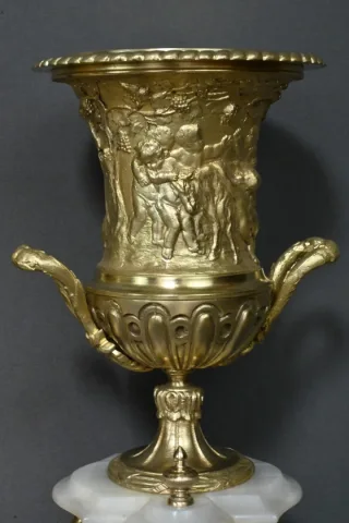 Garniture de Cheminée en Marbre et Bronze, « A L’Espérance », de H. Godchot – Fin XIXe