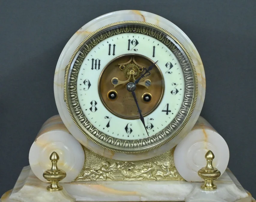 Garniture de Cheminée en Marbre et Bronze, « A L’Espérance », de H. Godchot – Fin XIXe