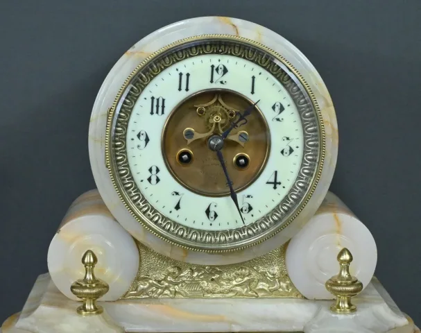 Garniture de Cheminée en Marbre et Bronze, « A L’Espérance », de H. Godchot – Fin XIXe