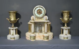 MANTLE GARNITURE
