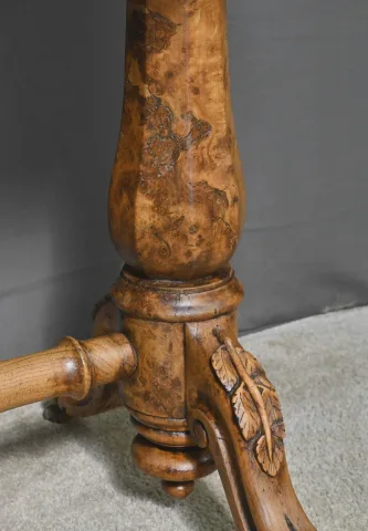 VIKTORIANISCHER SCHREIBTISCH