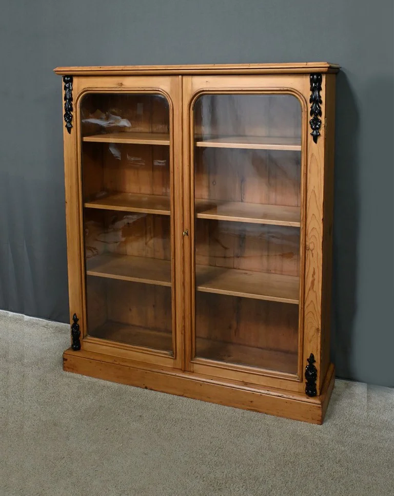 Vitrine en Pin – 1920