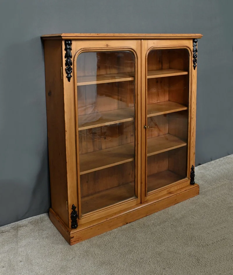 Vitrine en Pin – 1920