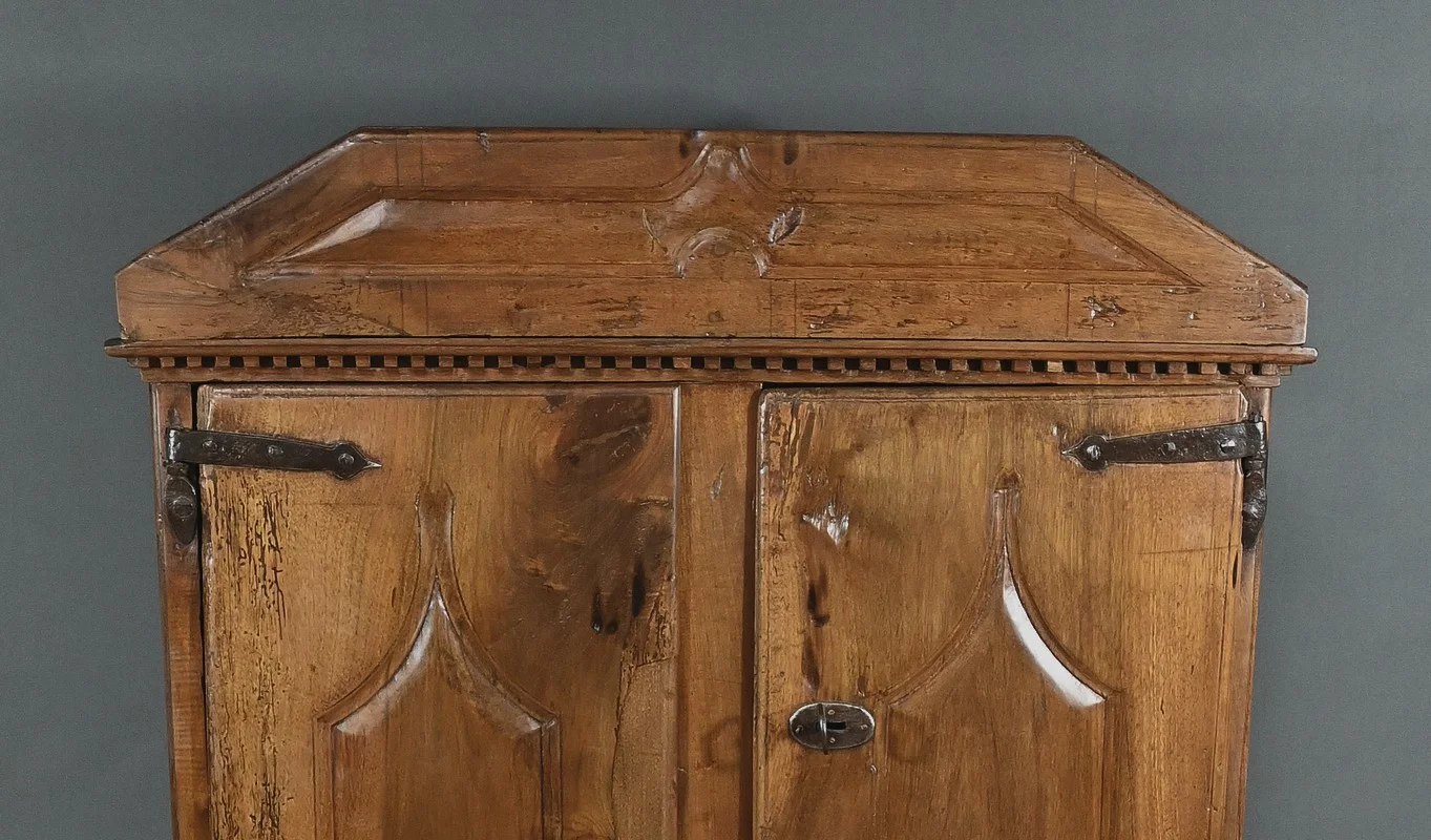 Meuble de Rangement en Noyer – XVIIIe