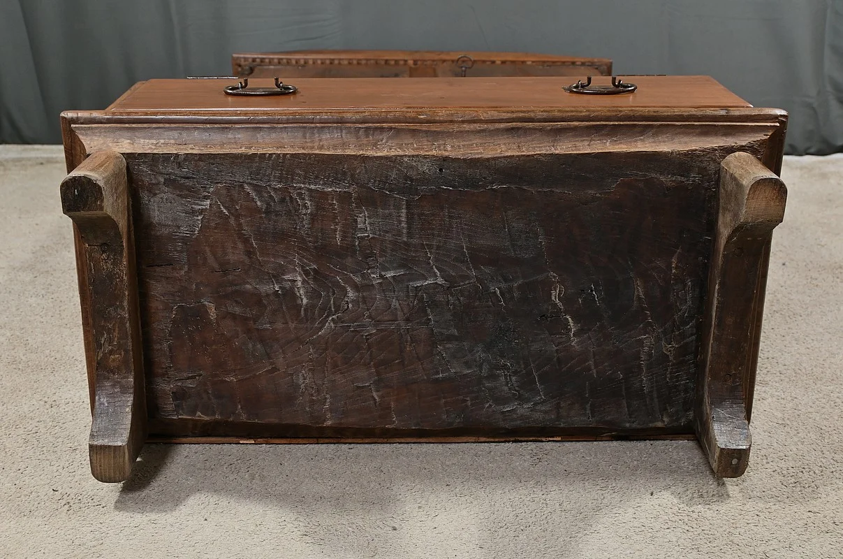 Meuble de Rangement en Noyer – XVIIIe