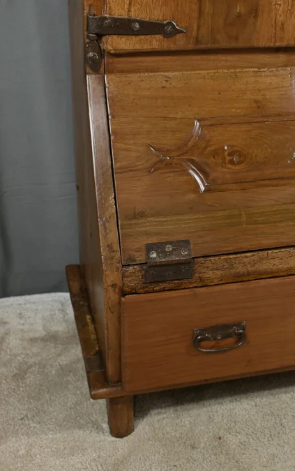 Meuble de Rangement en Noyer – XVIIIe