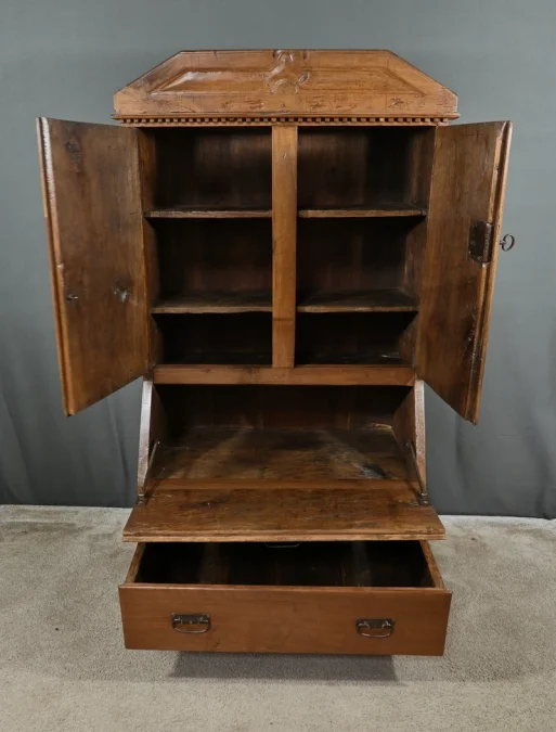 Meuble de Rangement en Noyer – XVIIIe